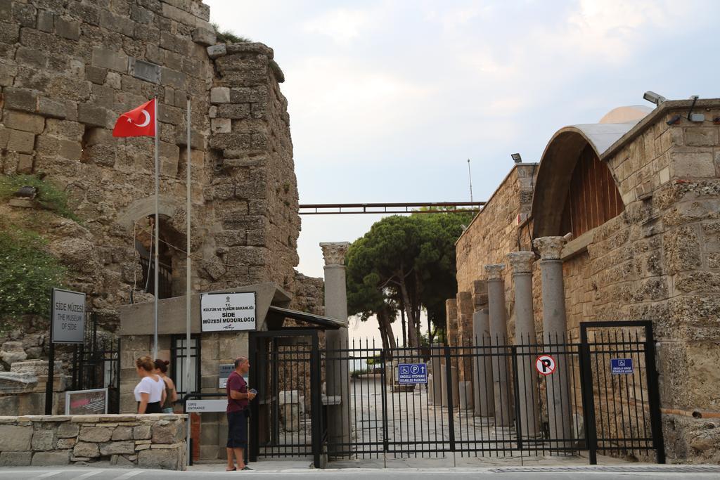 Lale Park Side Exterior foto