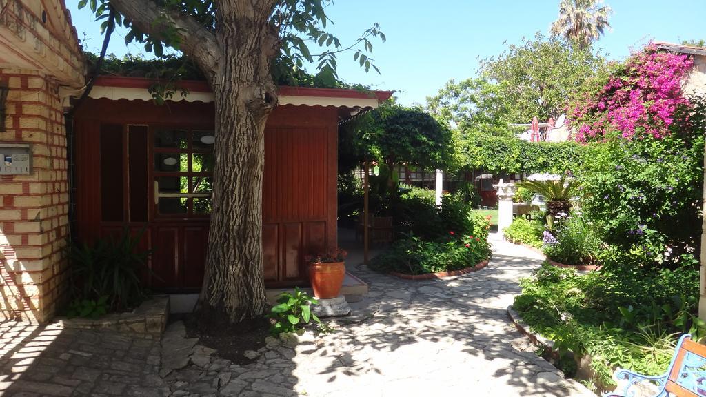 Lale Park Side Exterior foto