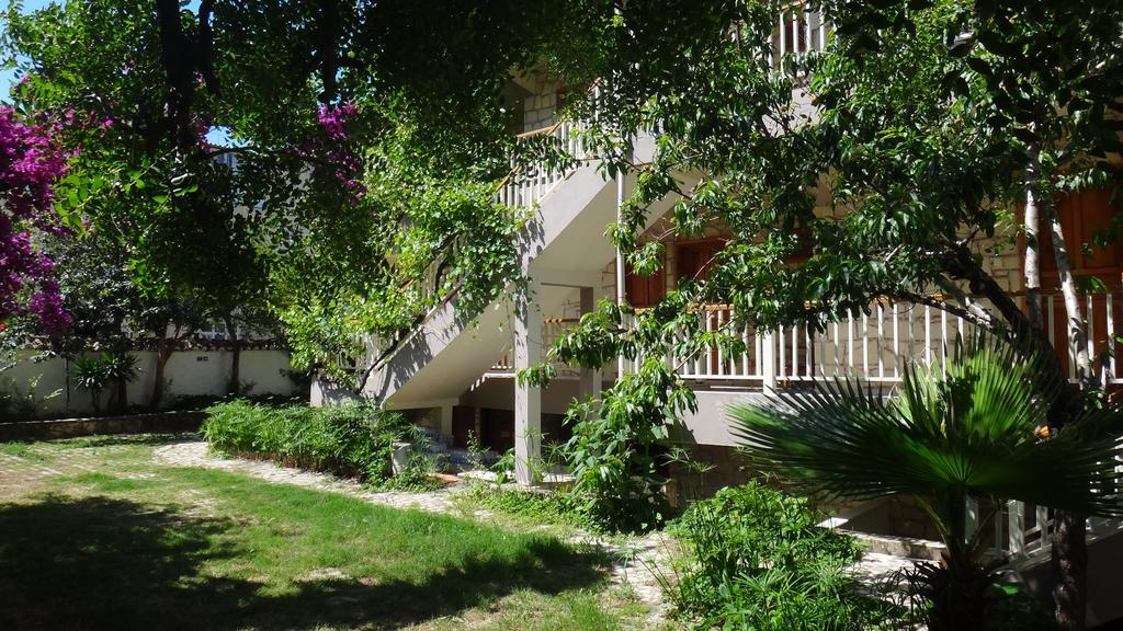 Lale Park Side Exterior foto