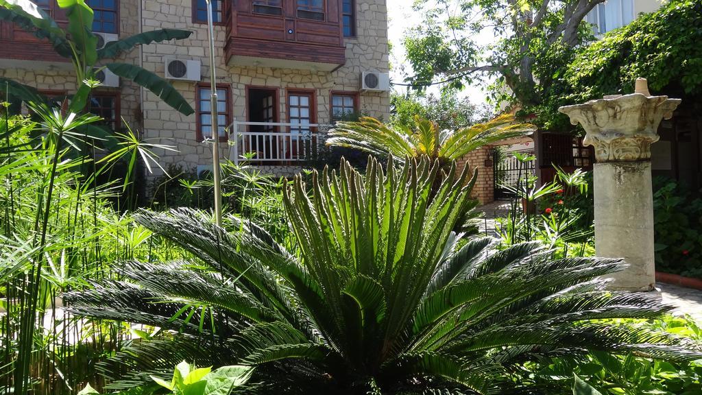 Lale Park Side Exterior foto