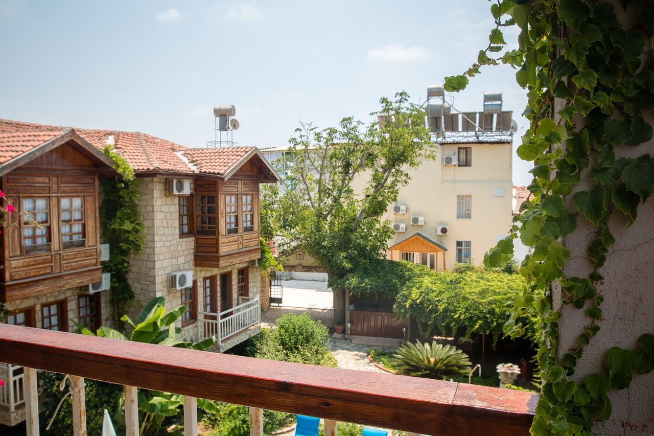 Lale Park Side Exterior foto