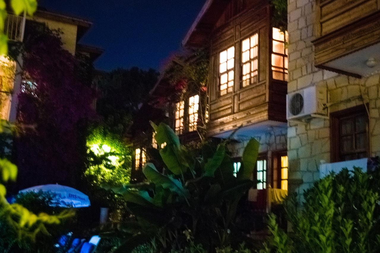 Lale Park Side Exterior foto