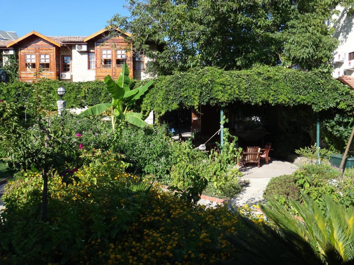 Lale Park Side Exterior foto